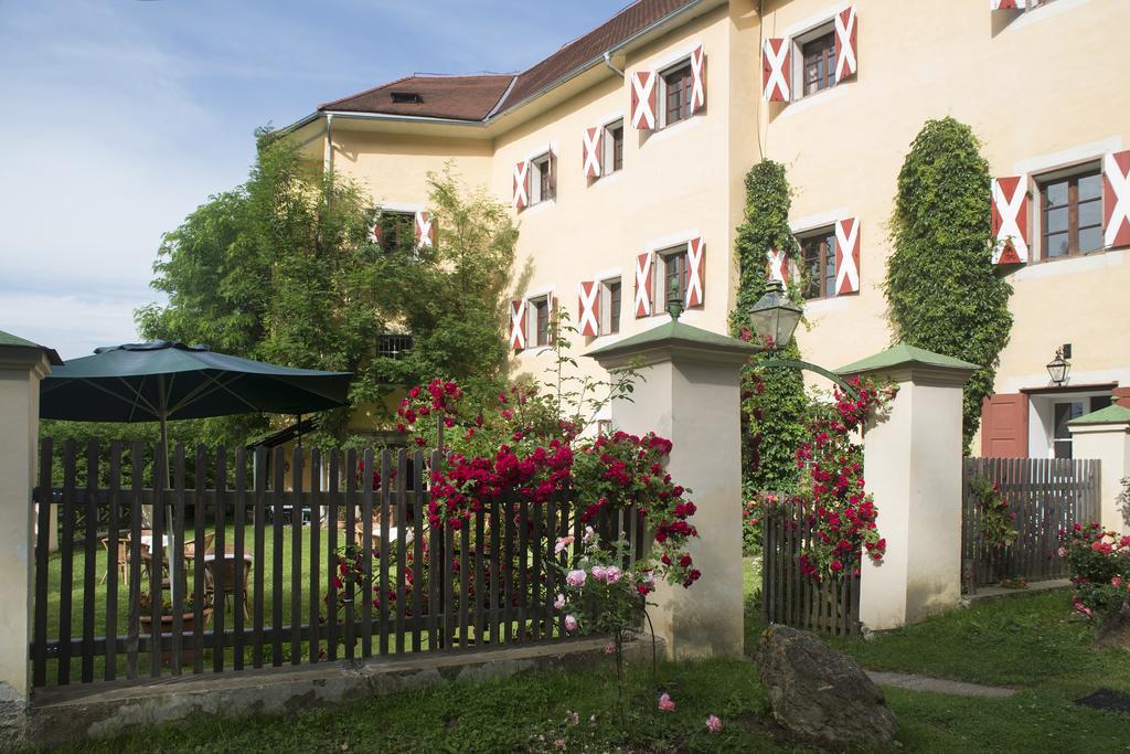 Hotel Landsitz Pichlschloss Neumarkt in Steiermark Екстериор снимка